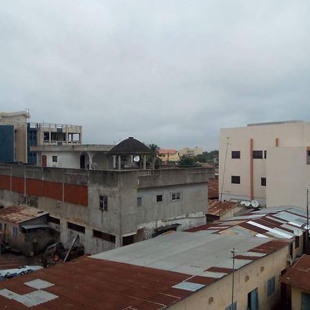 Chez Olivia Olivier Bed & Breakfast Cotonou Exterior photo